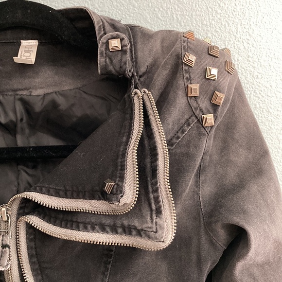 SOLD - Picture 9 of 10